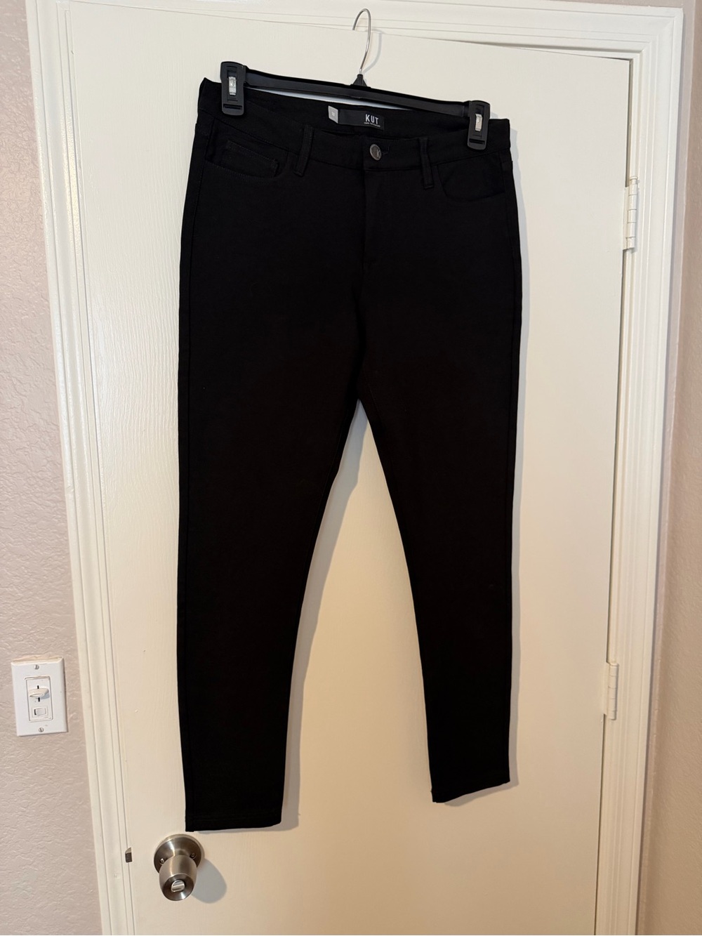 Kut from the Kloth Black Skinny Jeans - Sleek High-Rise Fit